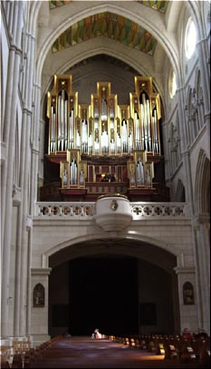           El gran Organo Grenzing 
de la Catedral de La Almudena de Madrid